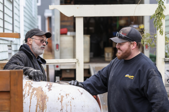 Apprentice and Journeyperson chatting.